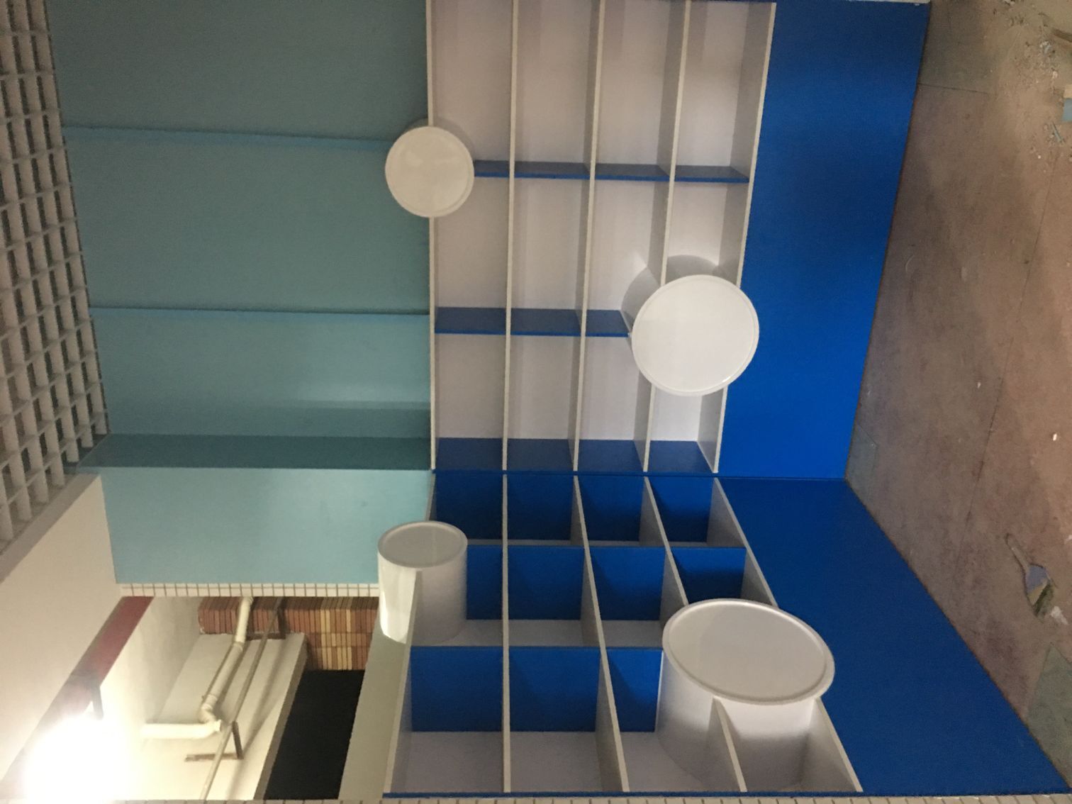 小學(xué)書(shū)報(bào)展柜