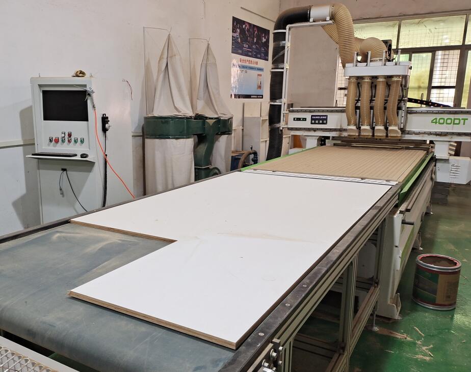 全自動(dòng)上下料數(shù)控開(kāi)料機(jī)